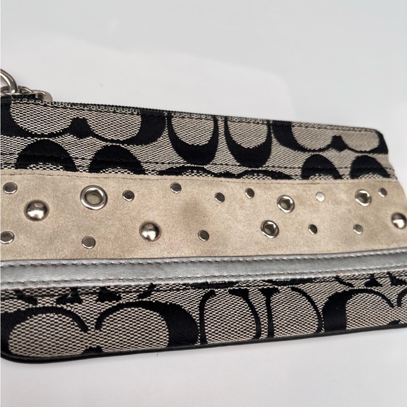 Large Coach Wristlet Signature Black/Gray with Studs - Picture 4 of 12